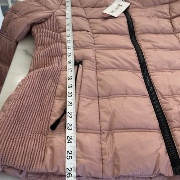 Flattering Women’s Coat - Picture 15 of 15